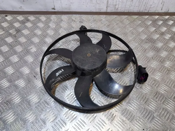 Volkswagen PASSAT B7 Fläktkåpa 1KM959455C image 3