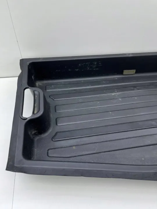 Bandeira de porta-malas Audi Q7 OEM 4L0864105 - Usado image 3