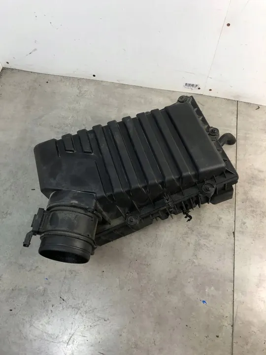 Ilmansuodattimen kotelo Volkswagen PASSAT B8 image 3