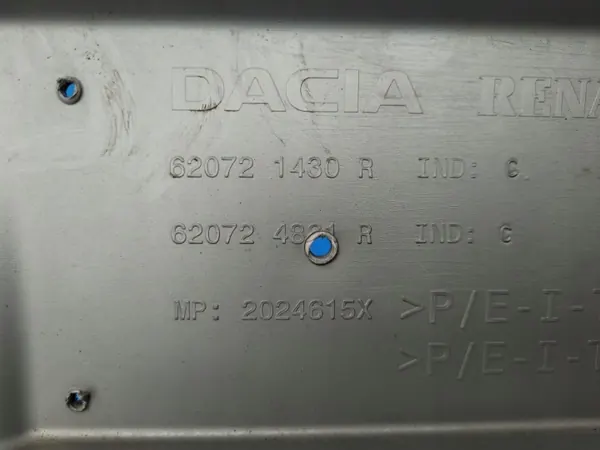 Spoiler dianteiro Dacia Duster II OEM 620721430R image 5
