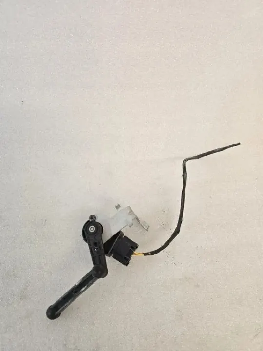 Strålkastarnivåsensor BAK Volvo XC40 OEM 32221958 image 4