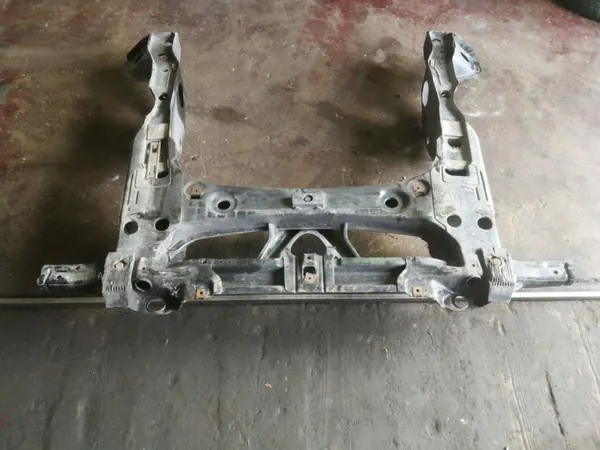 Mercedes-Benz Voorste Hulpframe OEM AMD30497 image 3