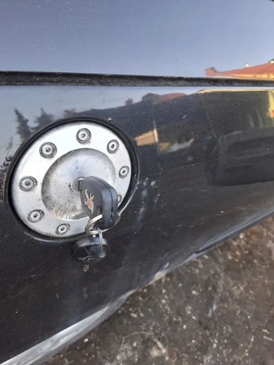 Bränslelucka OEM 6262552525 för Peugeot 206 - Stål image 2