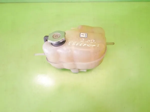 Depósito de agua OEM 68105172AA para Fiat Freemont image 2