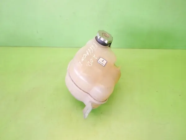 Depósito de agua OEM 68105172AA para Fiat Freemont image 9
