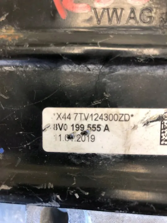 Audi RS3 8V Vaihteiston tuki 8V0199555A image 4