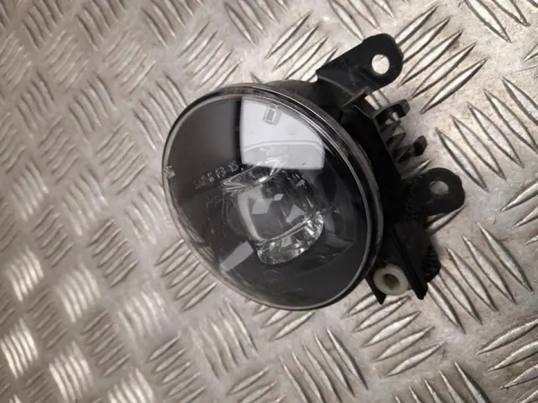 Faro Halógeno Derecho Renault Clio IV OEM 261507170R image 3