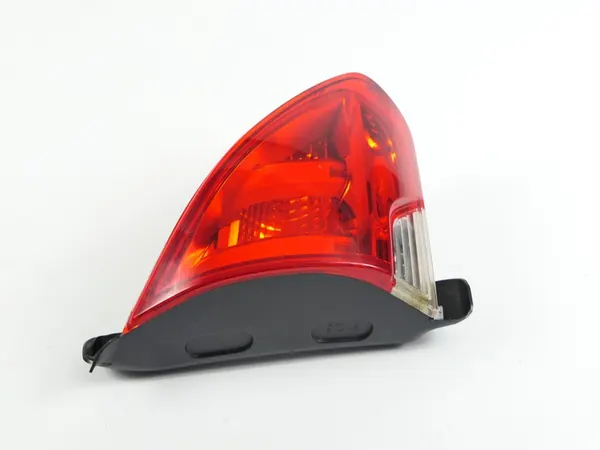 Luz trasera izquierda Peugeot 2008 I 13-16r. OEM 9678074480 image 2