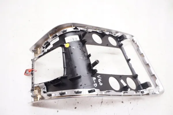 Volvo V60 I S60 II Mittventilationslist OEM 31389133 image 5