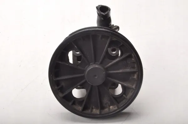 Bomba de dirección asistida Volvo OE 30741121 - Usada image 6