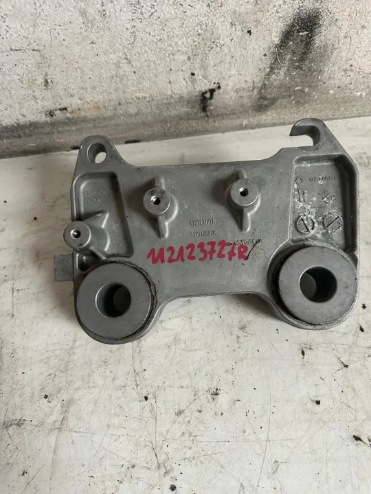 Renault 5 E-Tech Moottorin Kiinnike OEM 112123727R image 2