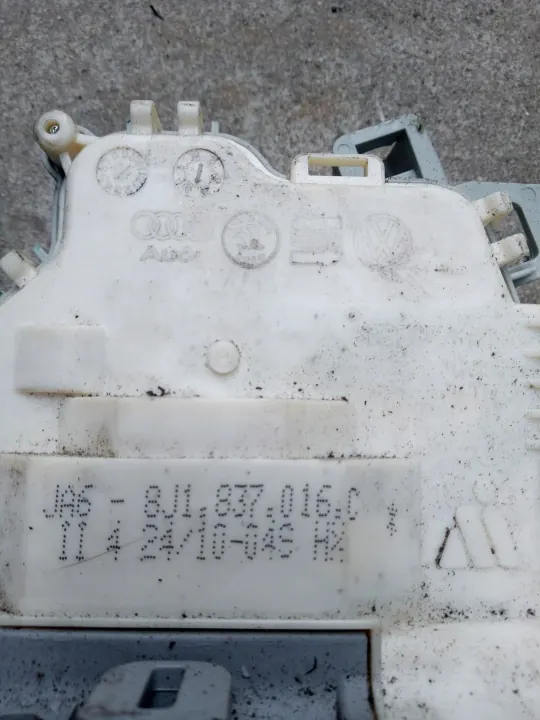 Türschloss OEM 8J1837016C - Gebrauchtes Mertt Teil image 2