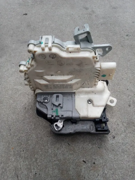Türschloss OEM 8J1837016C - Gebrauchtes Mertt Teil image 4