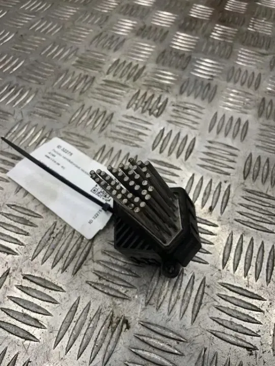 Relé ventilador aquecimento BMW OEM 985501 - Usado image 2