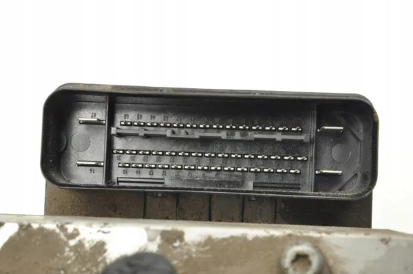 Pompe ABS d'occasion OEM 30714952 pour Volvo V70 II image 4