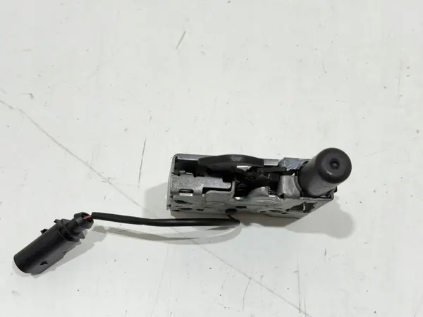 AUDI Q3 II 83A Original Motorhuvslås image 3