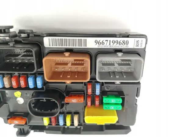 Boîte à fusibles module BSI Peugeot OEM 9667199680 R08 image 4