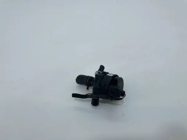 Mercedes vattenpump OEM A2118350028 - Begagnad image 3