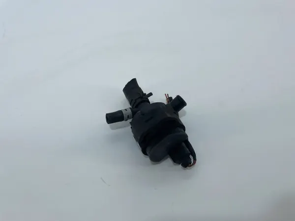 Mercedes vattenpump OEM A2118350028 - Begagnad image 8