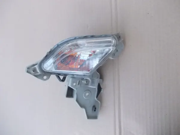 Clignotant avant droit Mazda CX-3 2018 OEM DB2R51350 image 2