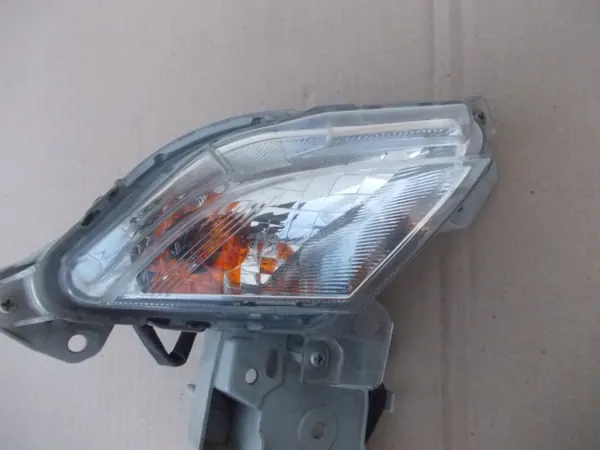 Clignotant avant droit Mazda CX-3 2018 OEM DB2R51350 image 5