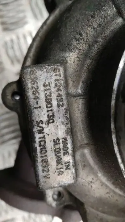 Turbo VOLVO V40 31380130 2.0L Diesel image 5
