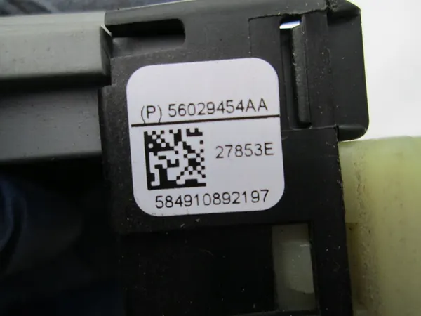 Bromsljusomkopplare Dodge 56029454AA image 2