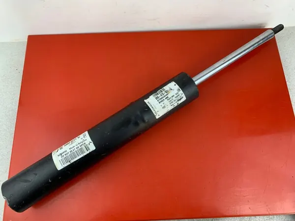 Begagnad främre höger stötdämpare OEM 8R0413031G image 2