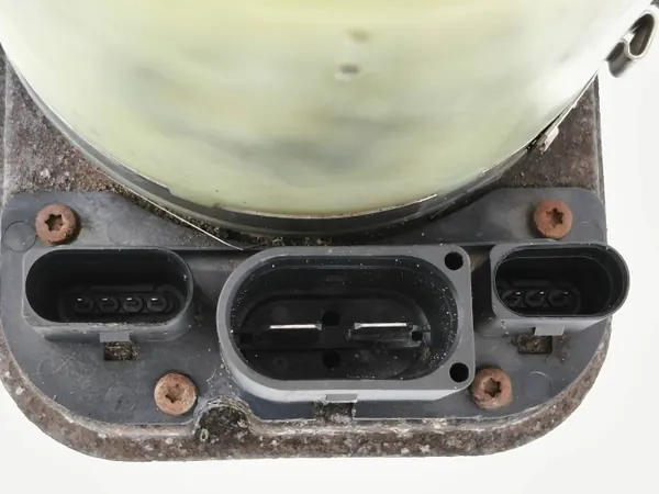 Pompe de direction OEM 6R0423156C pour Skoda Fabia II image 4