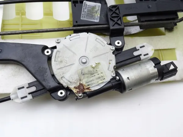 Moteur de réglage lombaire OEM DRC96689 pour VW Passat B6 image 4