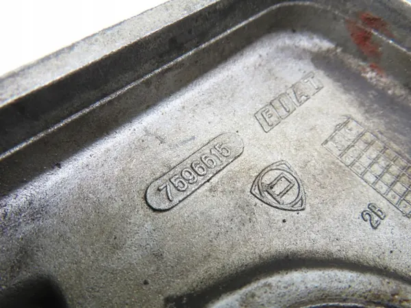 Tapa de válvulas Fiat Punto I OEM 7596615 - Usado image 3
