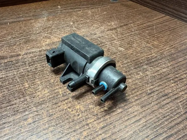 Soupape à vide turbo Land Rover Defender 2000 OEM 72190326 image 2