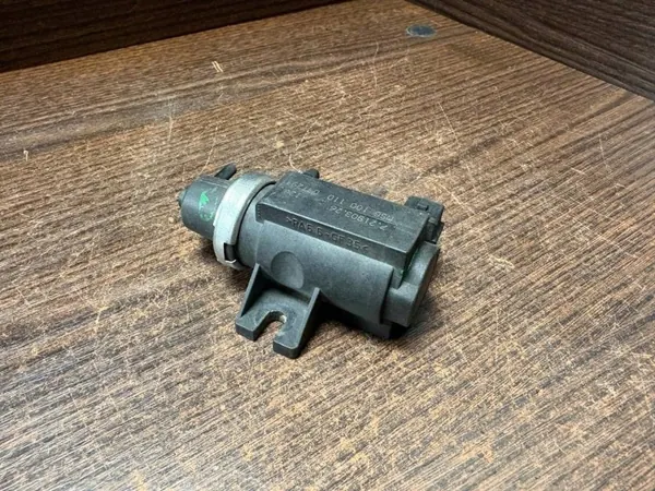 Soupape à vide turbo Land Rover Defender 2000 OEM 72190326 image 6