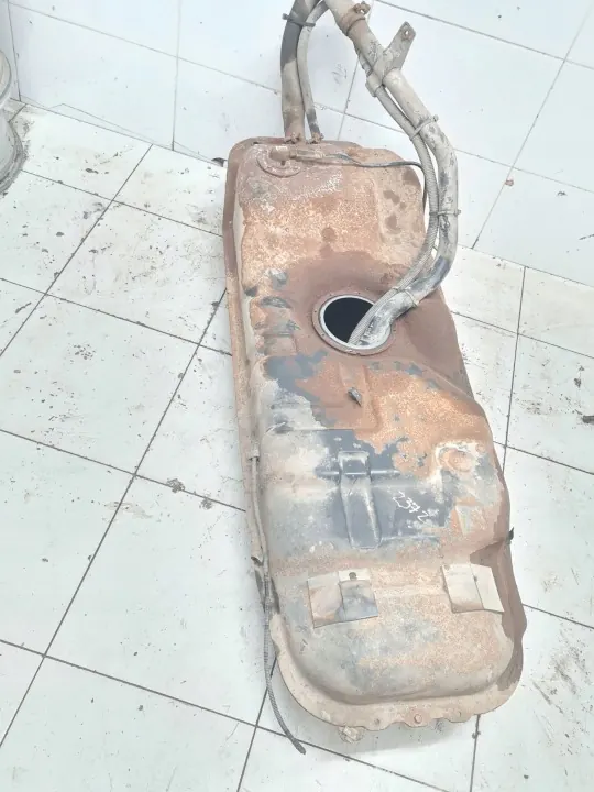 SsangYong Kyron Kraftstofftank OEM ARA291656 - Gebraucht image 2