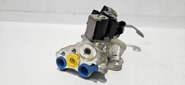 Conjunto suspensão válvulas OEM A2323205201 usado image 5