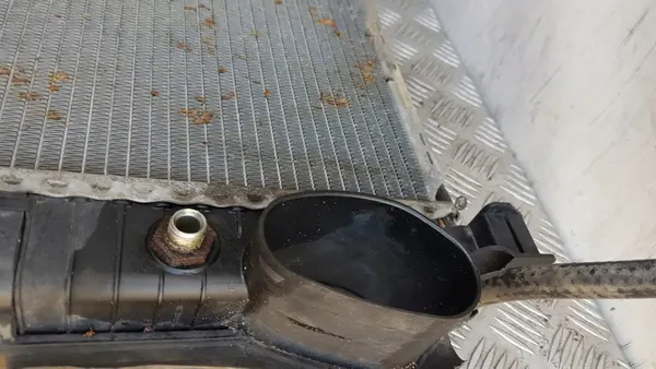 Waterkoeler Mercedes W220 S500 5.0 V8 A2205000903 image 6