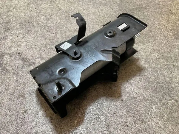 Gebruikte VW Brandstofffilter Behuizing OEM 7LA127224A image 2