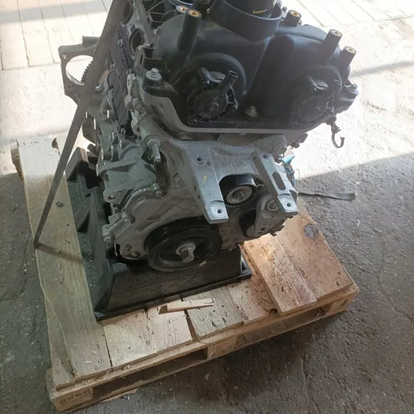 Moottorilohko OEM 04893507AE Jeep Cherokee Wranglerille image 3