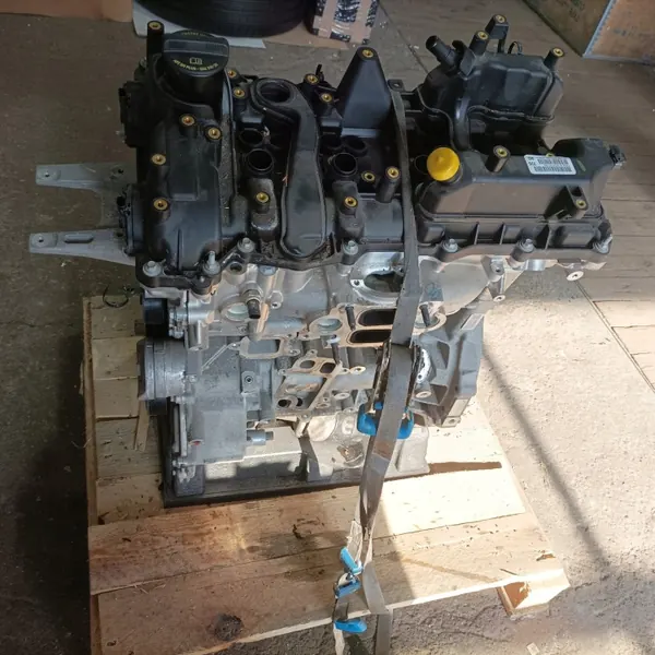 Moottorilohko OEM 04893507AE Jeep Cherokee Wranglerille image 4