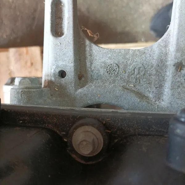 Moottorilohko OEM 04893507AE Jeep Cherokee Wranglerille image 8