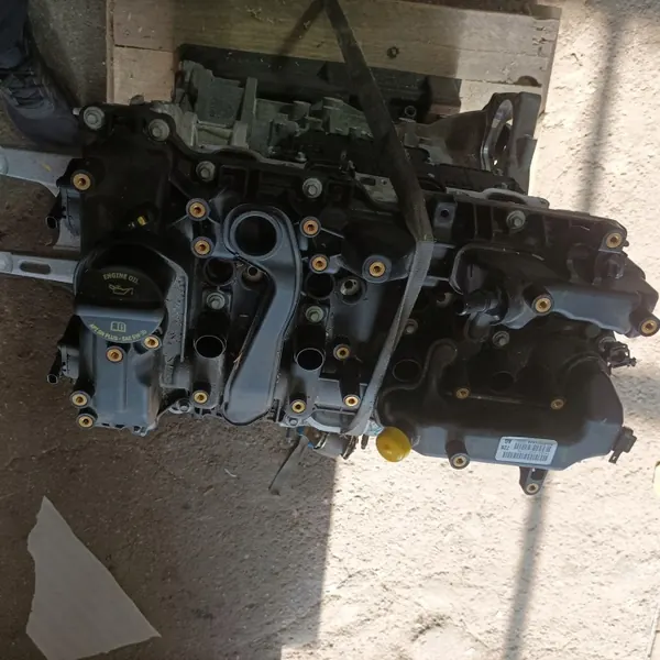 Moottorilohko OEM 04893507AE Jeep Cherokee Wranglerille image 9