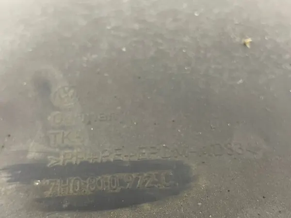 Rear Right Wheel Arch VW Transporter T5 LIFT 7H0810972C image 3