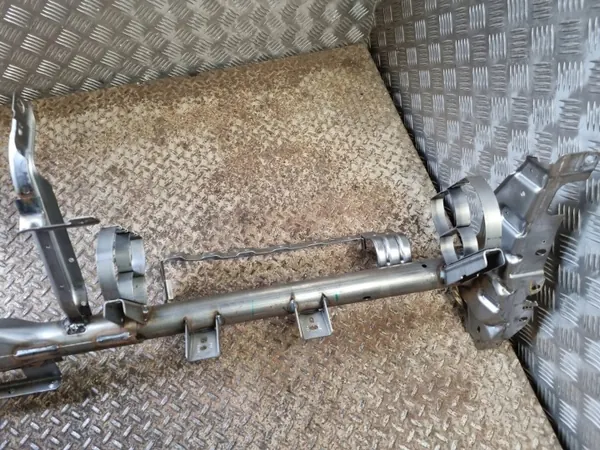 Refuerzo tablero Dodge Challenger OEM 68184242 image 6