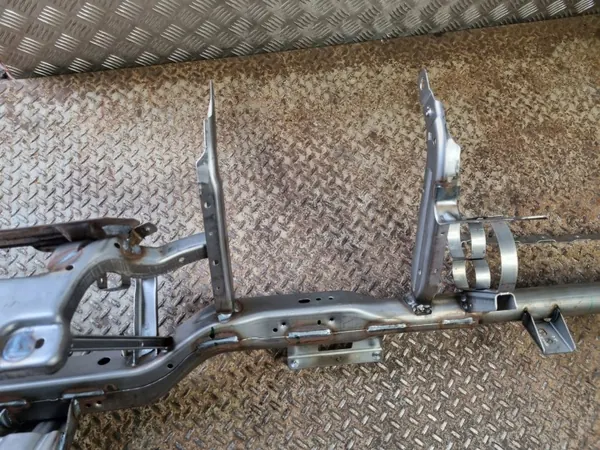 Refuerzo tablero Dodge Challenger OEM 68184242 image 7