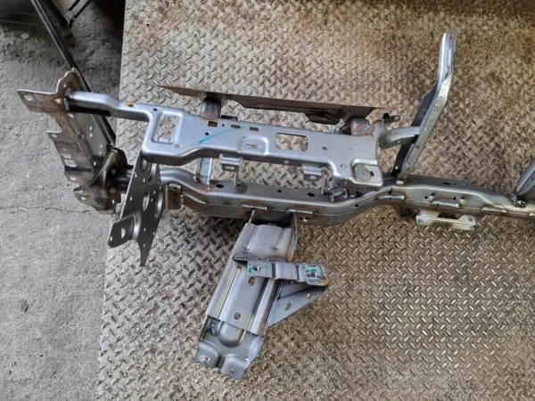 Refuerzo tablero Dodge Challenger OEM 68184242 image 8