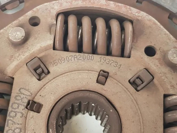 Kokonainen Kytkin Flywheel Citroen C4 I 1.6 Bensiini 9645879980 image 7