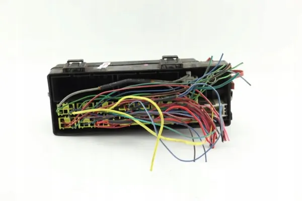 Sulakekotelo Chrysler PT Cruiser OEM 383222 2000-2007 image 3