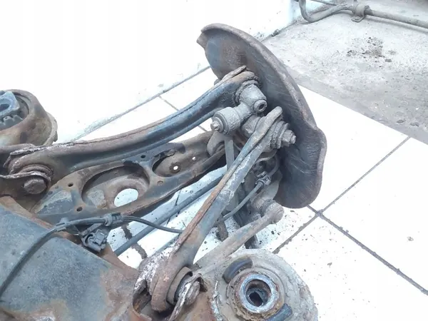 Mercedes-Benz Hinterfedern OEM 2033506659 Gebraucht image 4