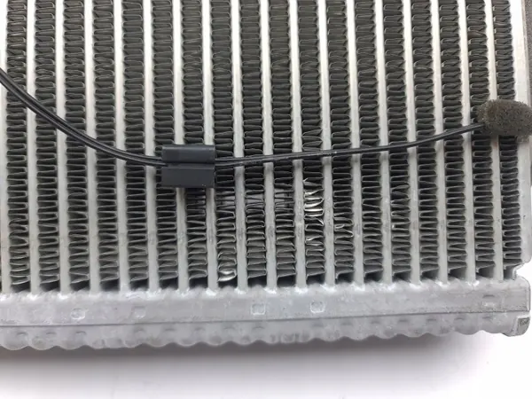 Hyundai Ioniq 2022 lämmönvaihdin ilmastointi OEM AMD185710 image 9