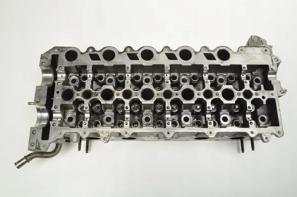 Complete Cylinder Head Volvo 2.0D3/2.4D4/2.4D5 XC60 V70 V60 30777365 image 10